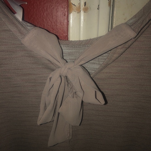 LC Lauren Conrad Bow Back Shirttail Tunic - Picture 9 of 10